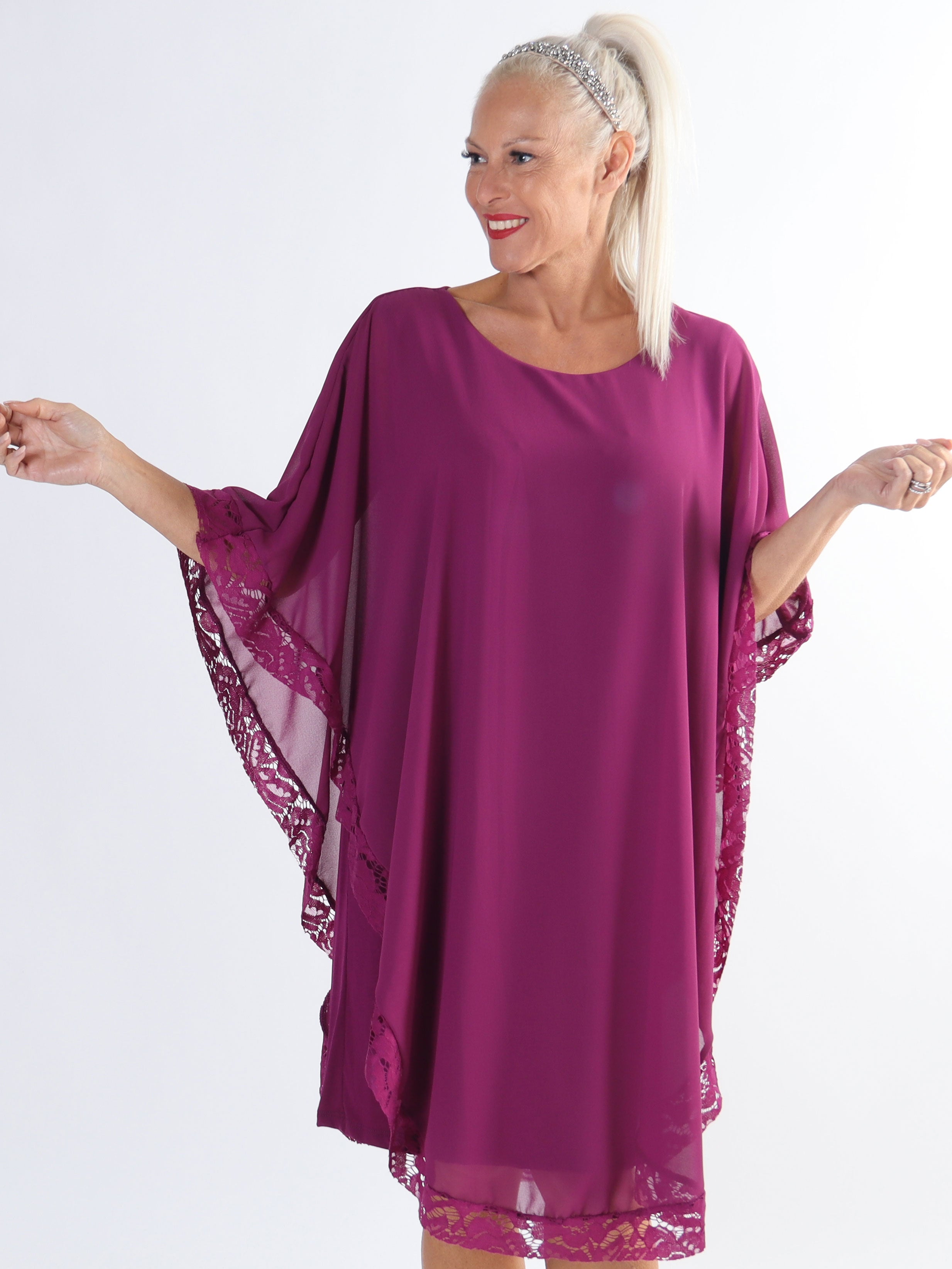 Kenya Edge - Plus size tunikakjole med chiffonlag og blondekant